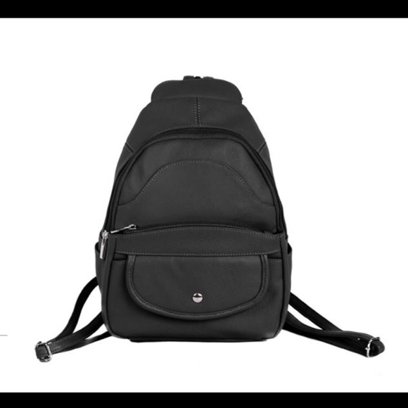 Leather backpack in black 5⭐️rated - Picture 2 of 8